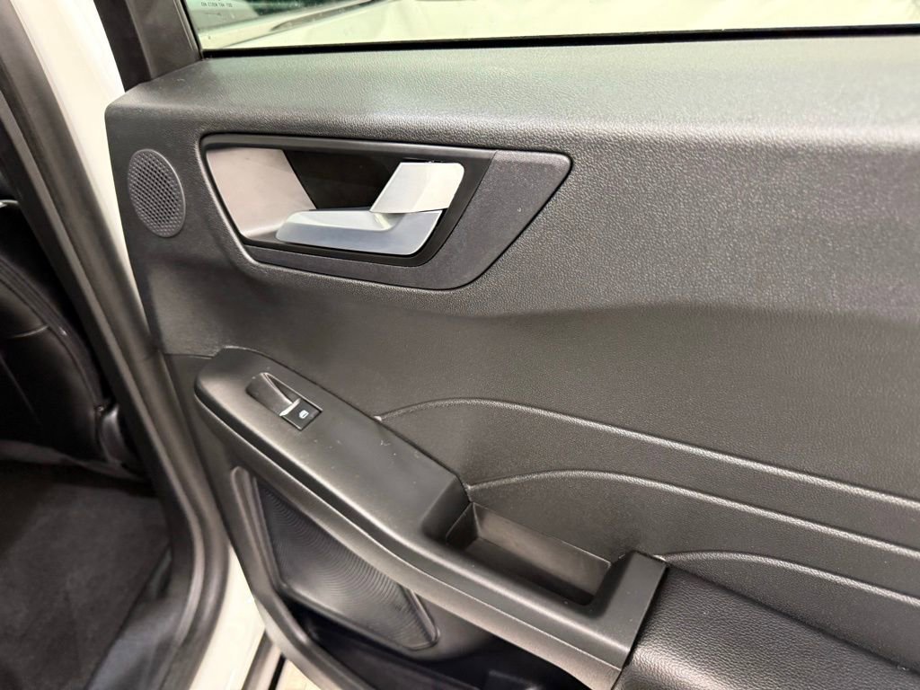 New 2024 Ford Escape SE w/ PHEV Premium Package image 26