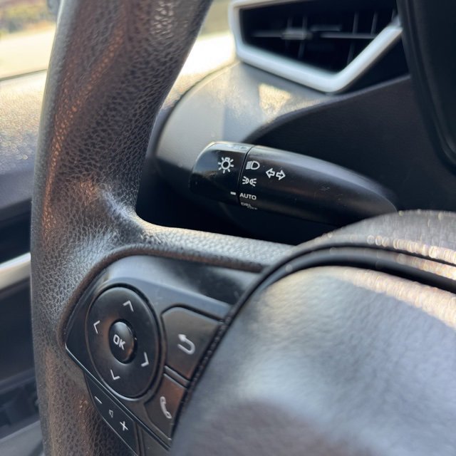 Used 2020 Toyota Corolla LE image 31