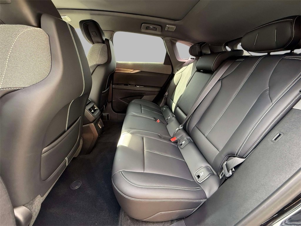 Used 2025 Cadillac Optiq Luxury 1 image 19