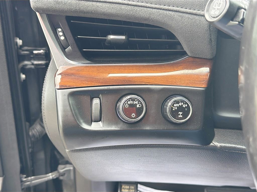 Used 2019 Cadillac Escalade ESV Luxury AWD/4WD image 10