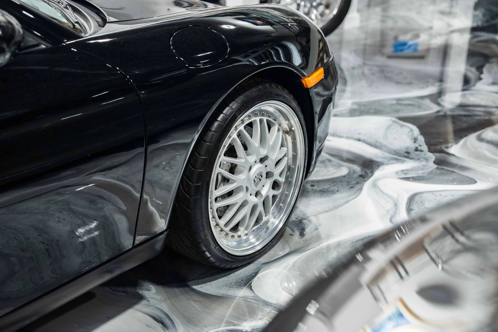 Used 1999 Porsche 911 Carrera 4 AWD/4WD image 8