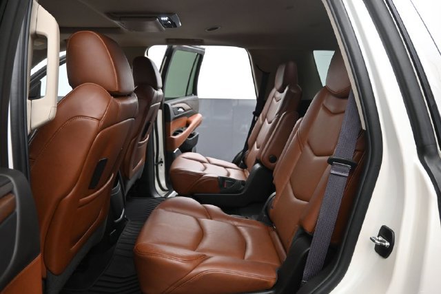Used 2015 Cadillac Escalade Premium AWD/4WD image 16