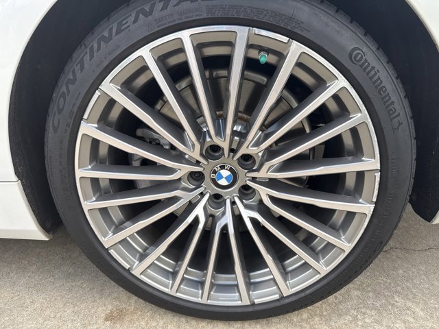 Used 2021 BMW 750i xDrive image 29