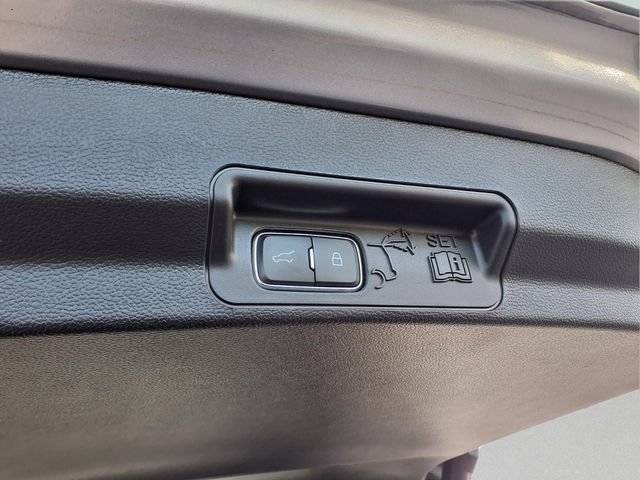 Certified 2023 Ford Explorer XLT w/ Equipment Group 202A AWD/4WD image 11