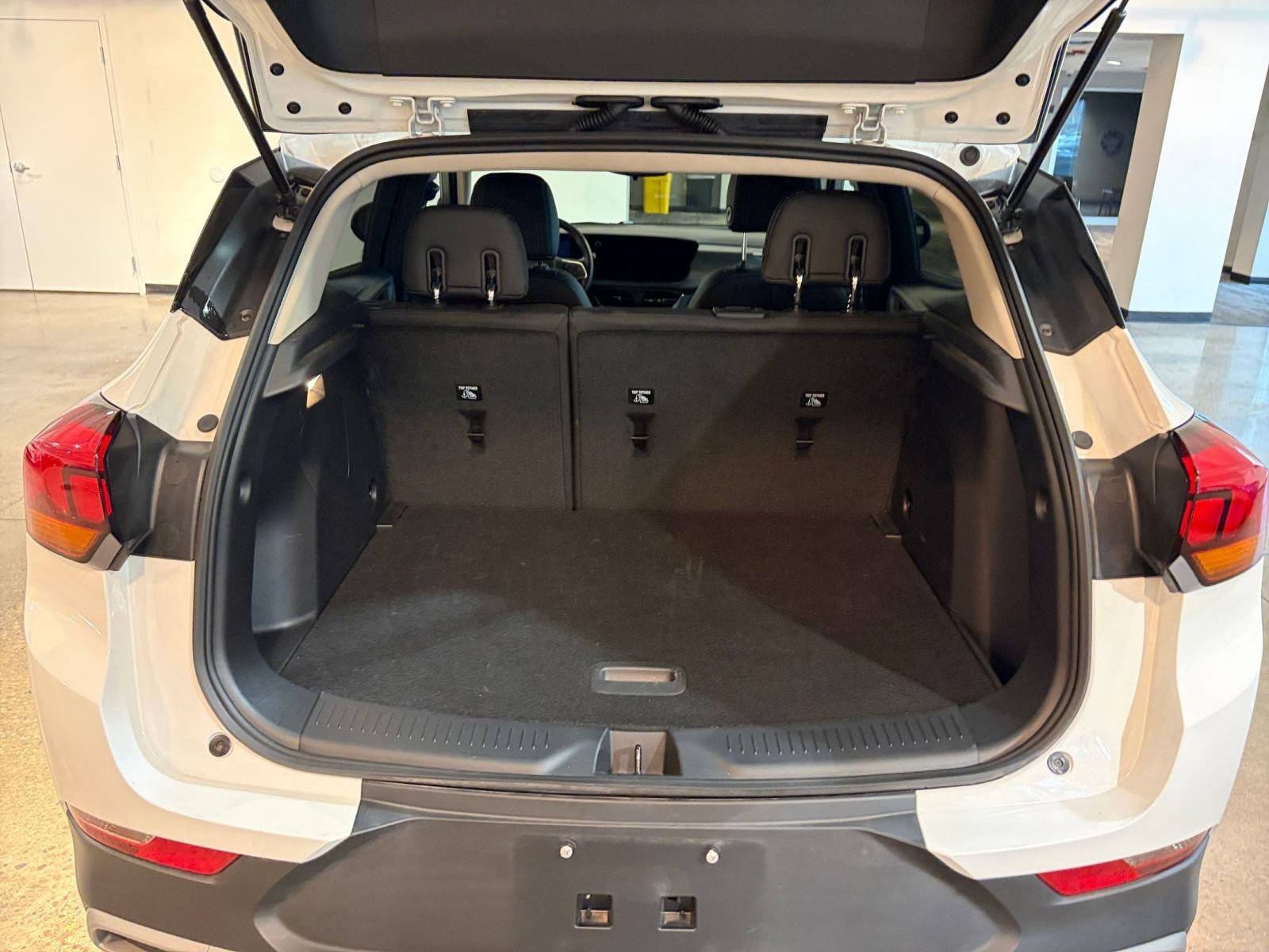 Used 2025 Buick Encore GX Preferred image 30