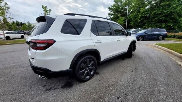 Used 2025 Honda Pilot Sport image 6