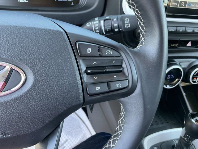 Used 2025 Hyundai Venue Limited FWD image 26
