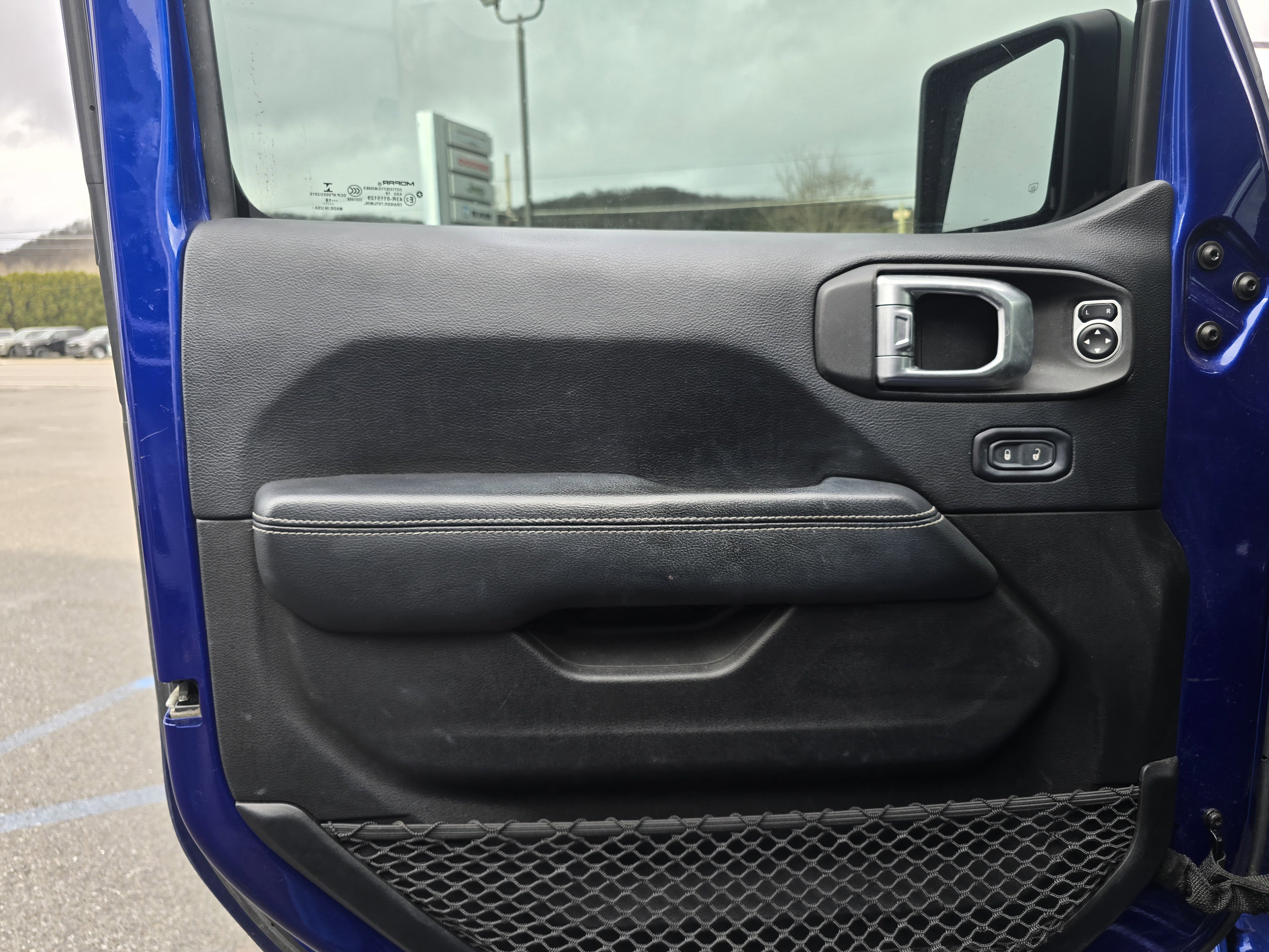 Used 2018 Jeep Wrangler Unlimited Sahara image 15
