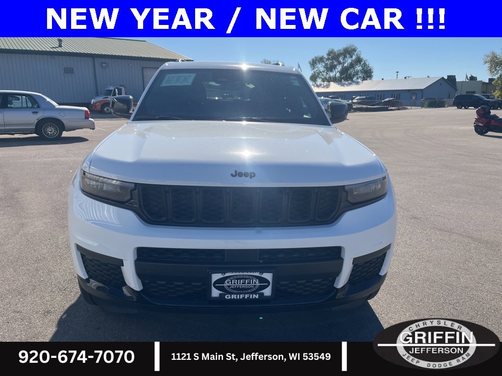 Used 2025 Jeep Grand Cherokee L Altitude image 6