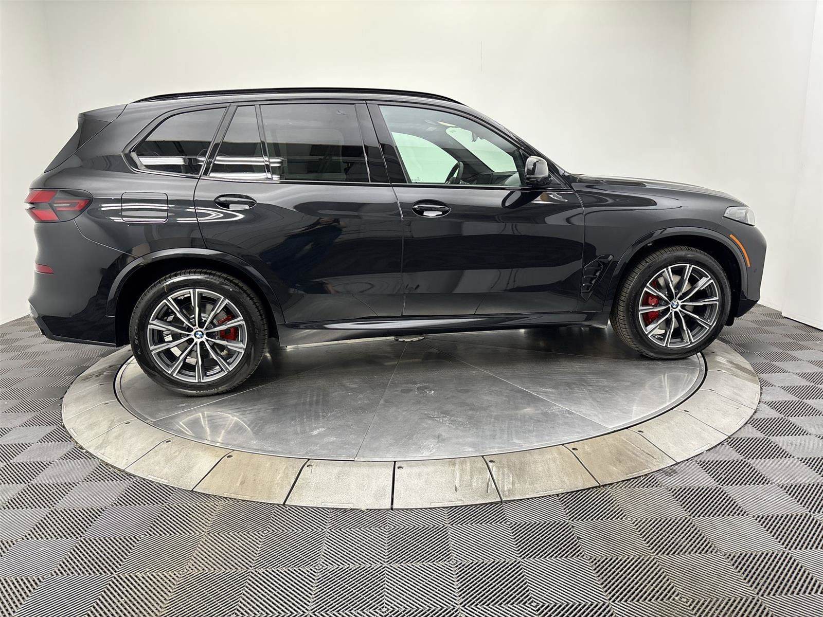 New 2026 BMW X5 xDrive40i w/ M Sport Package AWD/4WD image 17