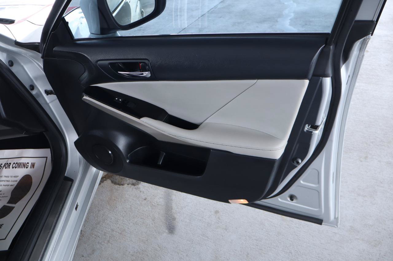 Used 2015 Lexus IS 250 AWD w/ Navigation System Package image 38