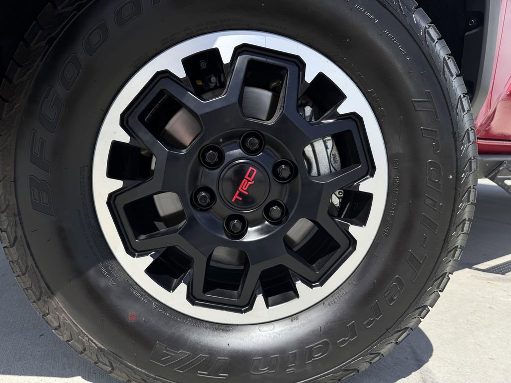 Used 2025 Toyota Tacoma TRD Off-Road image 9