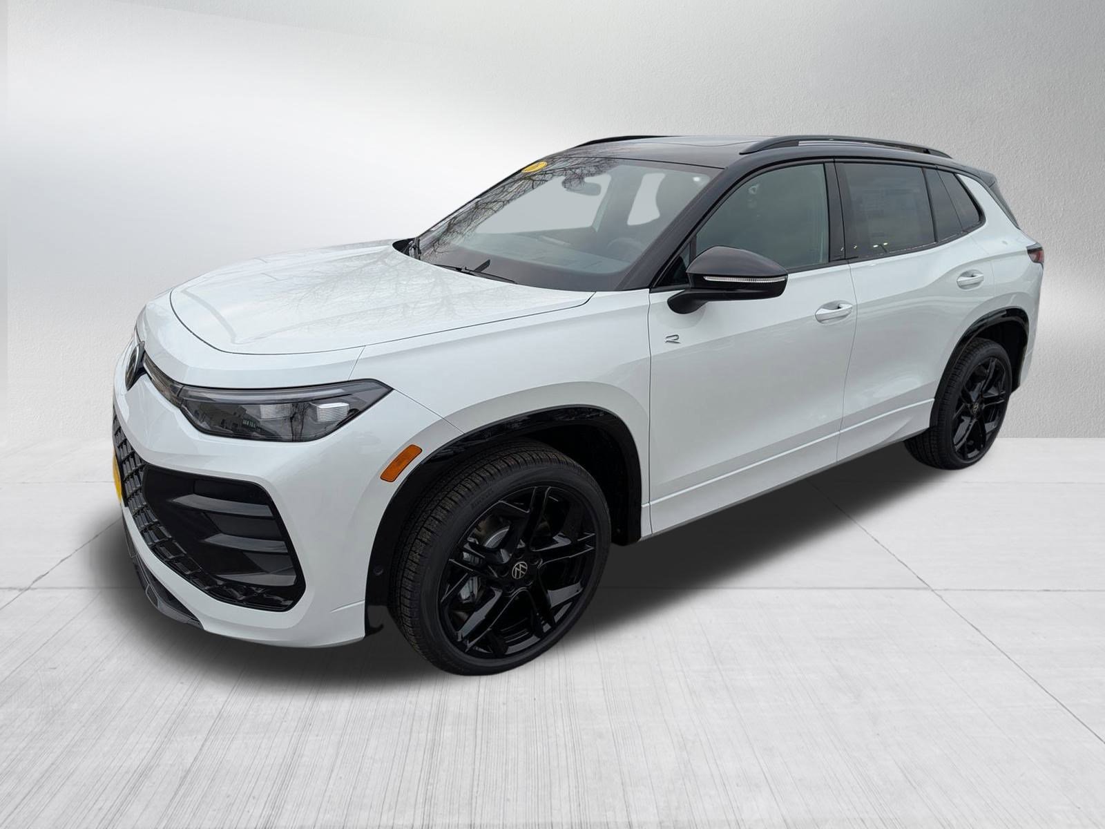 New 2026 Volkswagen Tiguan SE R-Line image 4