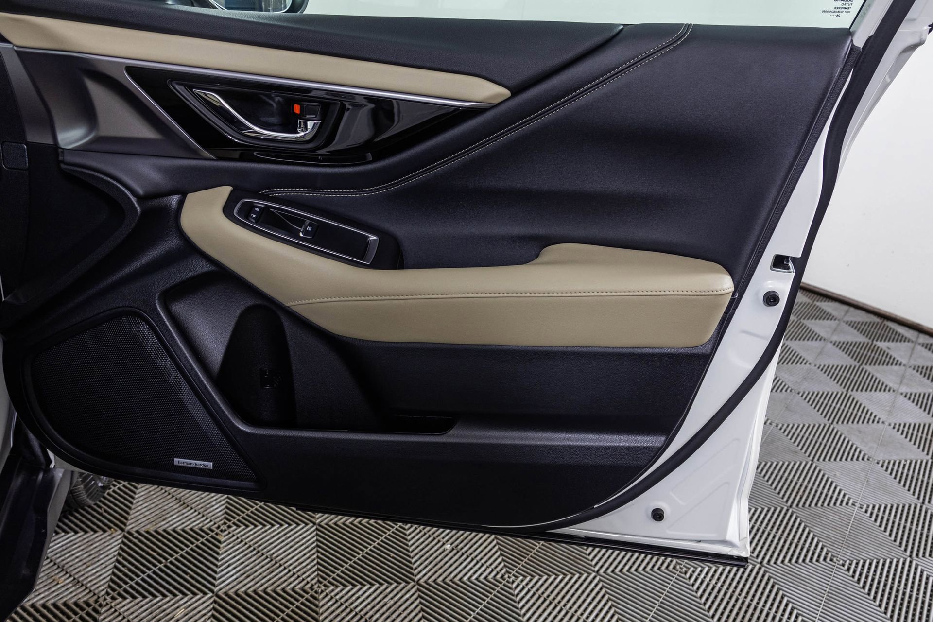 Used 2025 Subaru Outback Limited image 50