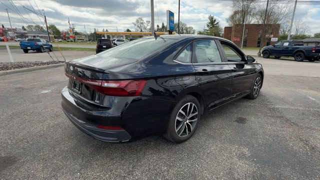 Used 2025 Volkswagen Jetta SE image 8