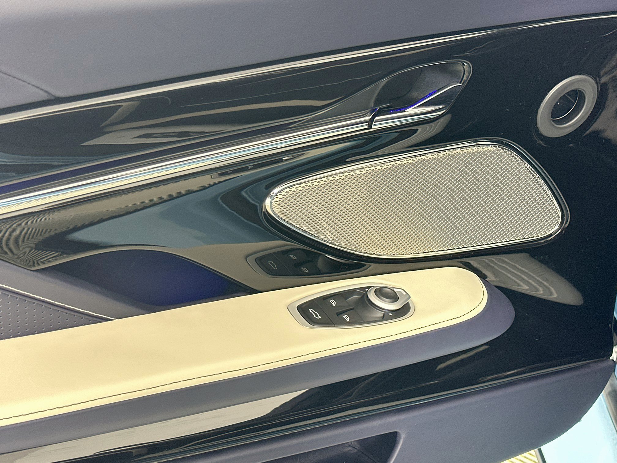 Used 2026 Aston Martin DB12 Convertible RWD image 20