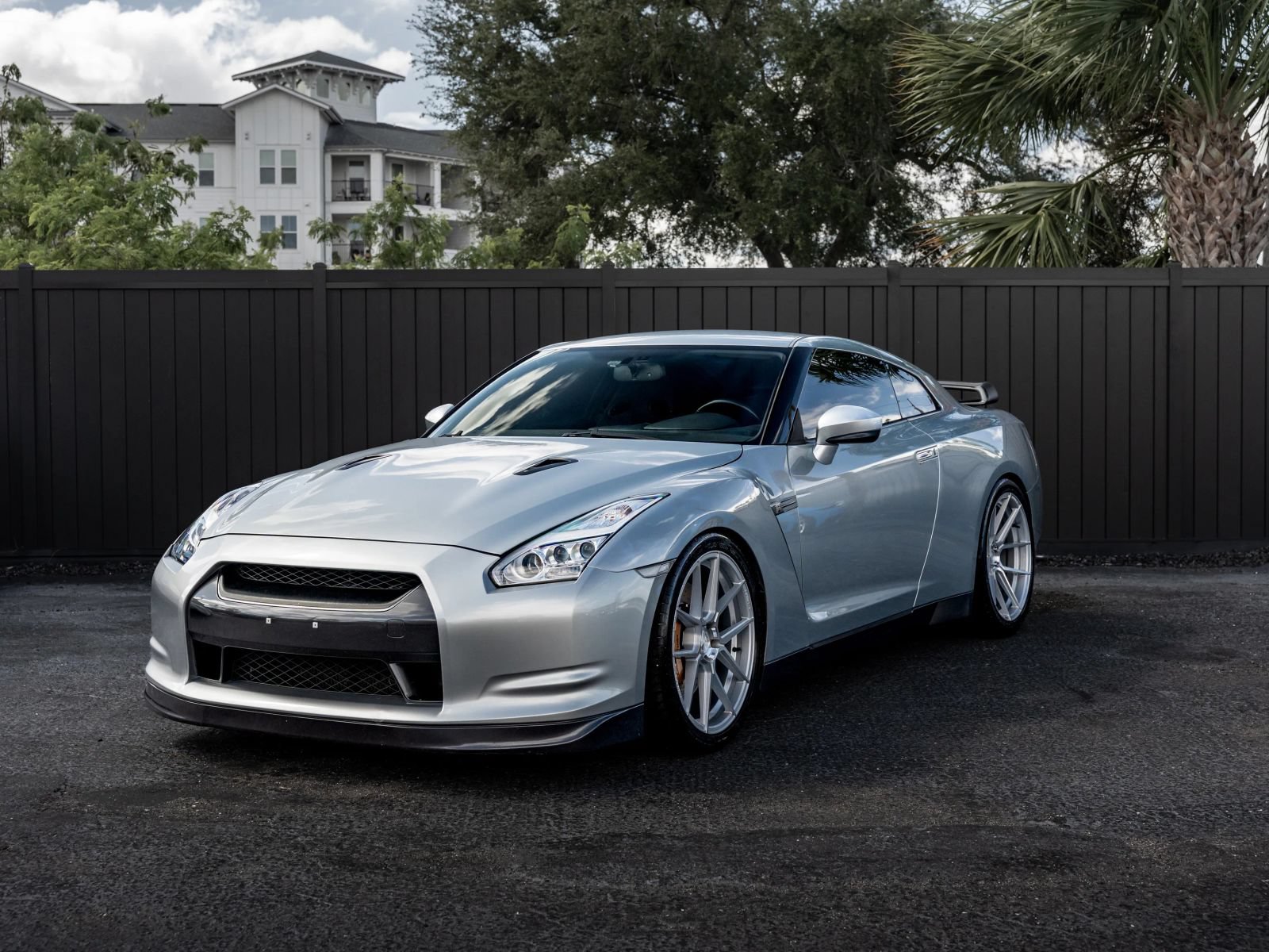 Used 2009 Nissan GT-R Premium AWD/4WD image 8
