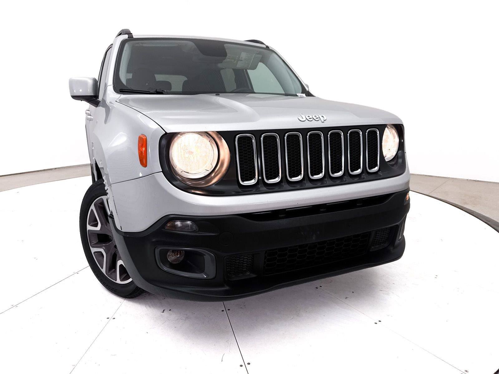 Used 2015 Jeep Renegade Latitude FWD image 5