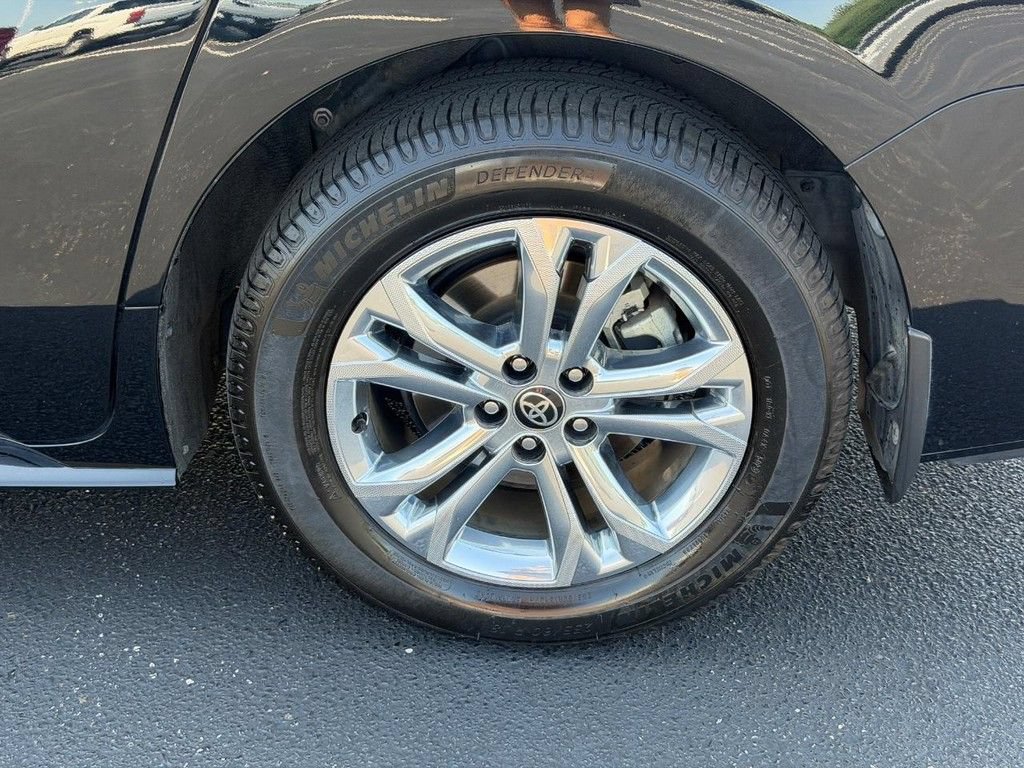 Certified 2021 Toyota Sienna Platinum AWD/4WD image 9
