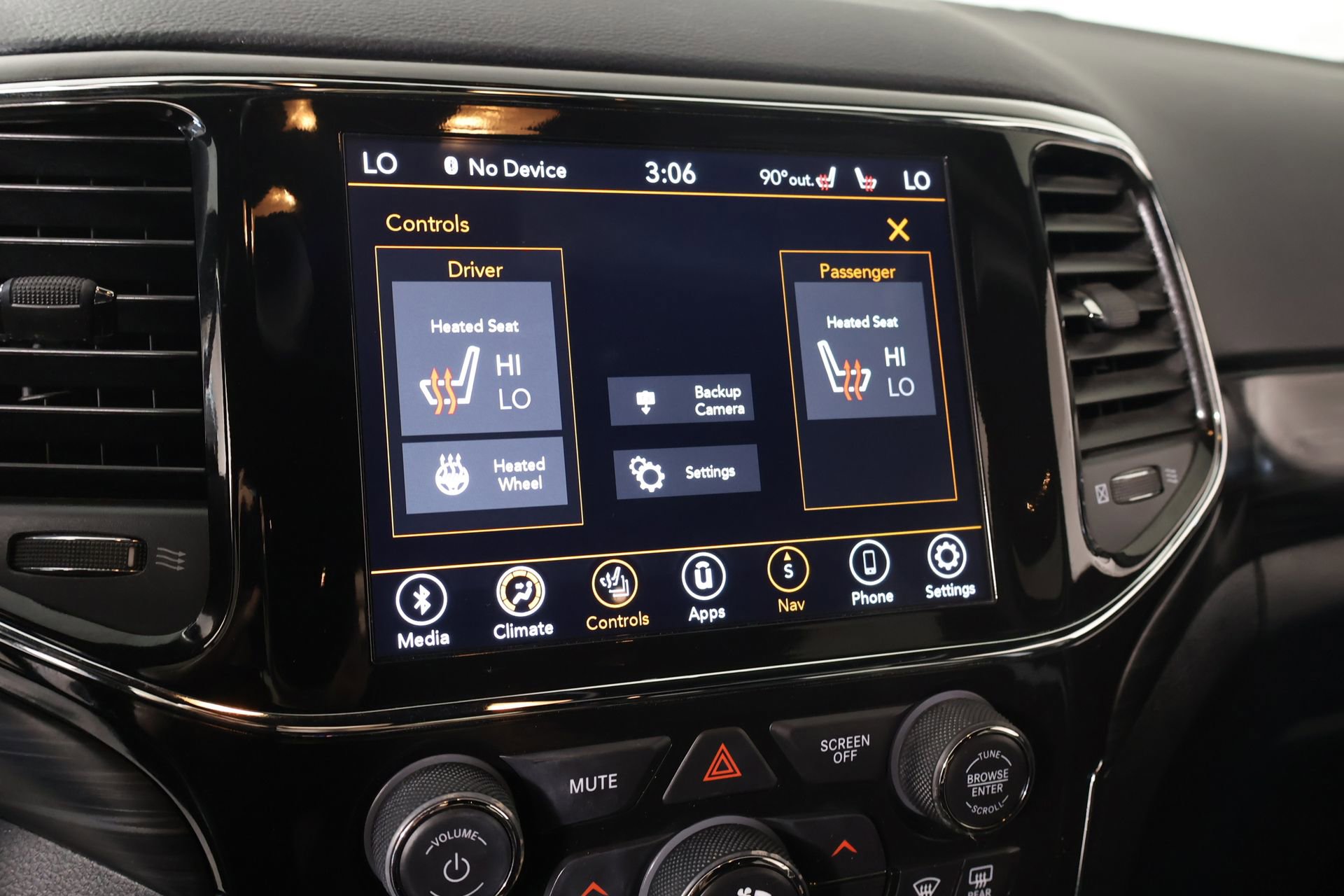Used 2021 Jeep Grand Cherokee Laredo X AWD/4WD image 8