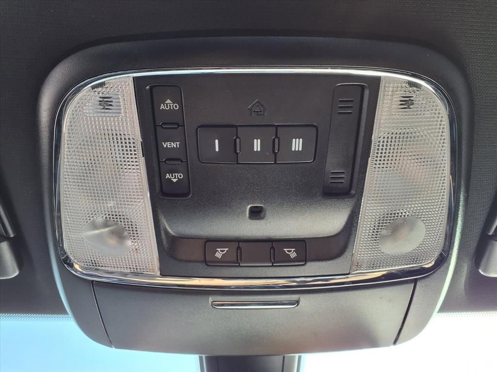 Used 2018 Dodge Charger GT image 11