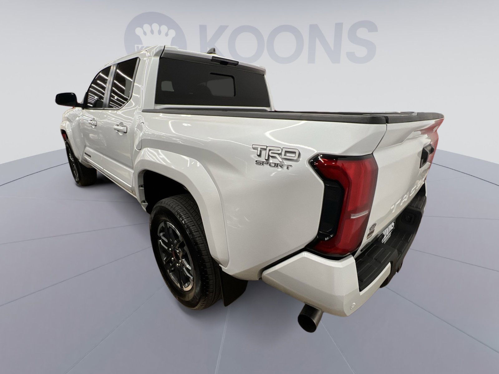 Used 2024 Toyota Tacoma TRD Sport w/ TRD Sport Upgrade Package image 2