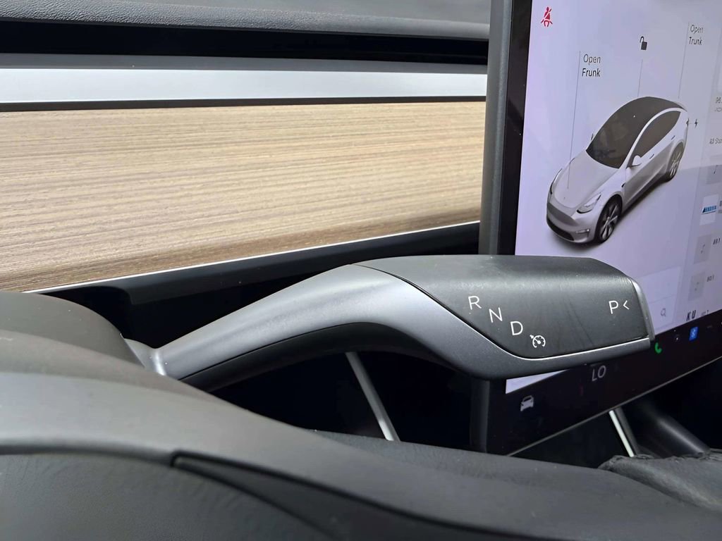Used 2021 Tesla Model Y Long Range AWD/4WD image 31