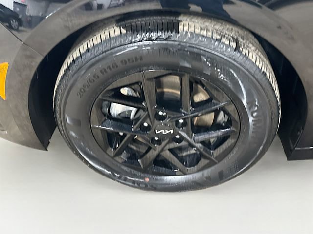 Used 2025 Kia K5 LXS image 29
