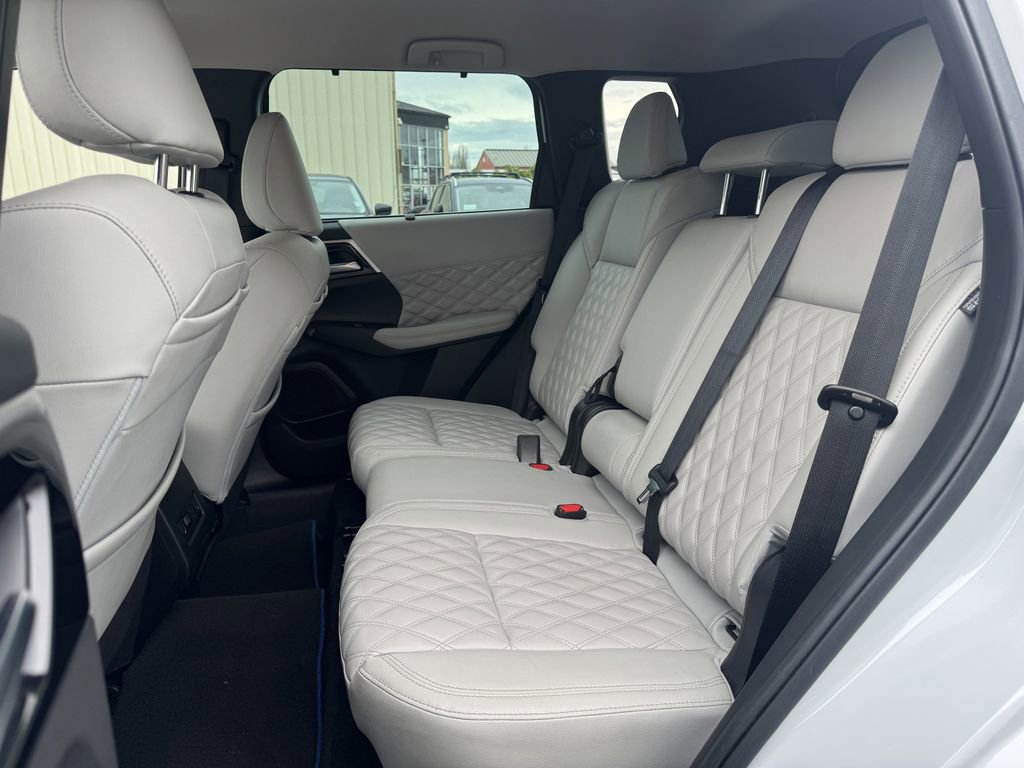 Used 2023 Mitsubishi Outlander SEL image 24