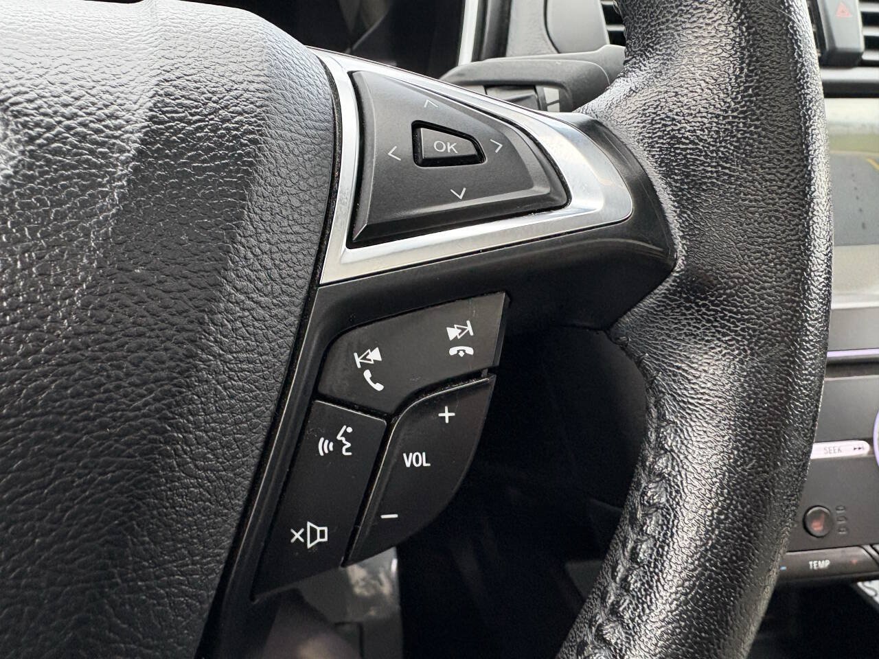 Used 2018 Ford Fusion Titanium FWD image 39