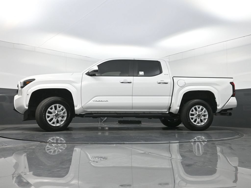 Used 2024 Toyota Tacoma SR5 AWD/4WD image 26