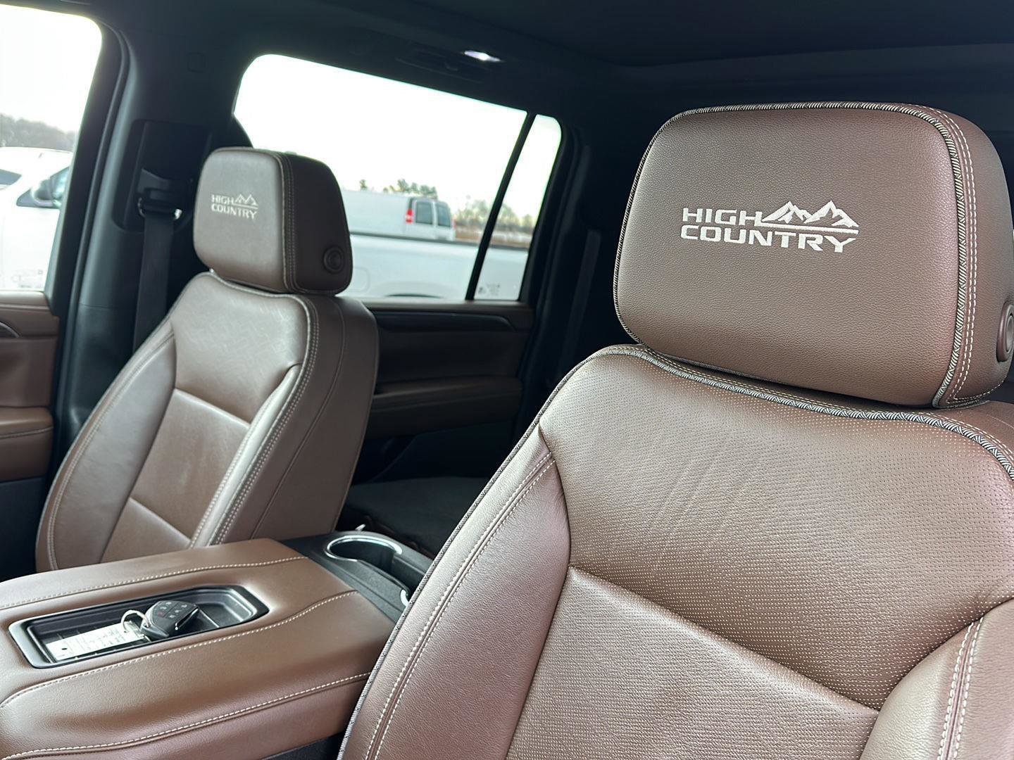 Used 2022 Chevrolet Suburban High Country image 30