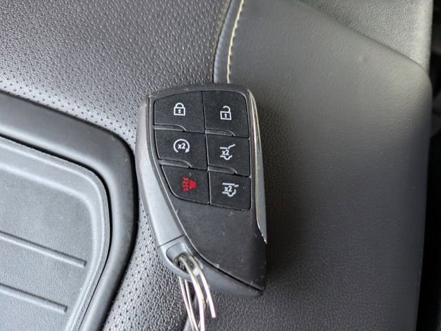 Used 2024 GMC Yukon XL SLT image 32