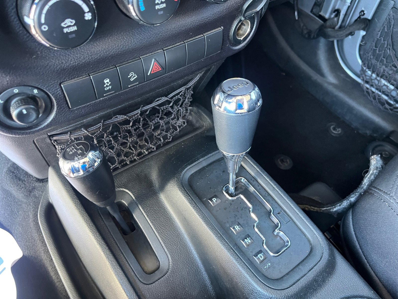 Used 2018 Jeep Wrangler Unlimited Sport S image 29