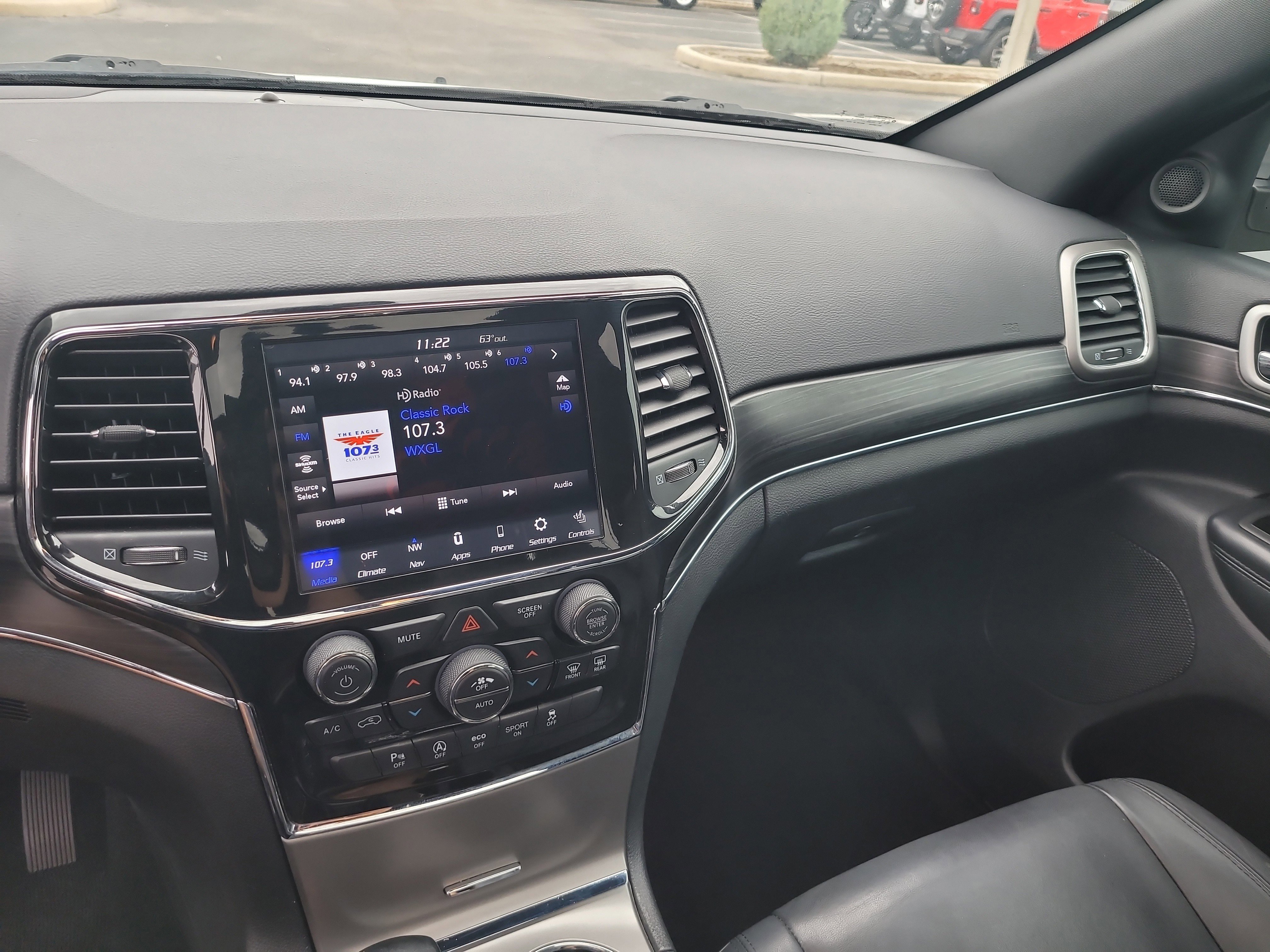 Used 2022 Jeep Grand Cherokee Limited image 20