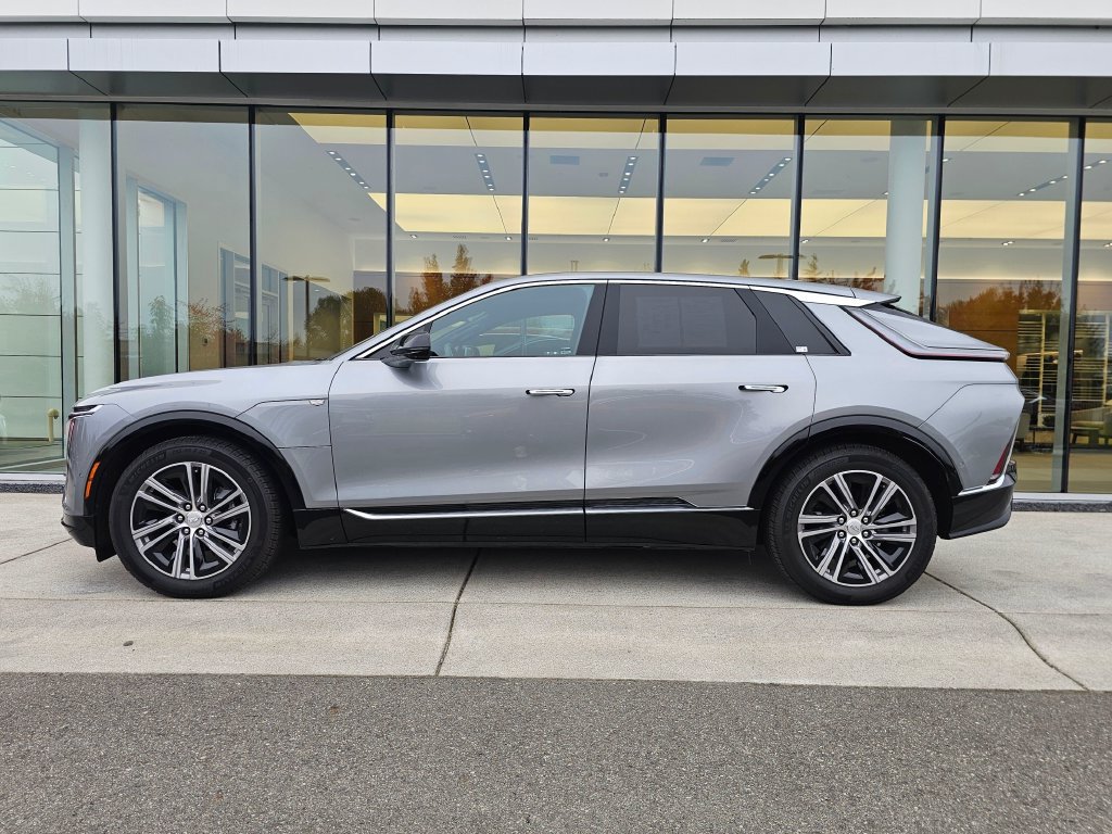 Certified 2024 Cadillac Lyriq Luxury AWD/4WD image 2