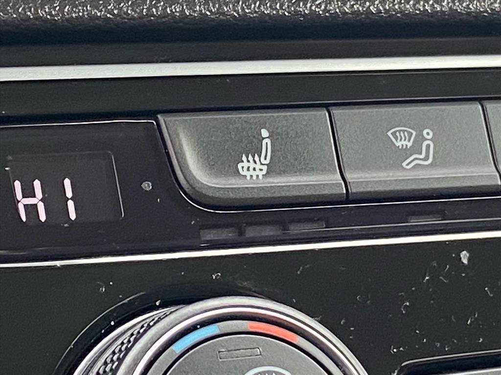 Used 2022 Volkswagen Atlas SE w/ Panoramic Sunroof Package image 17