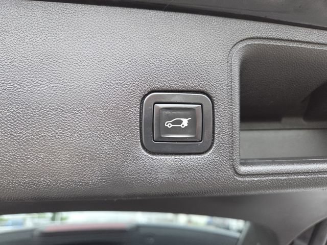 Used 2018 GMC Terrain Denali w/ Advanced Safety Package AWD/4WD image 19