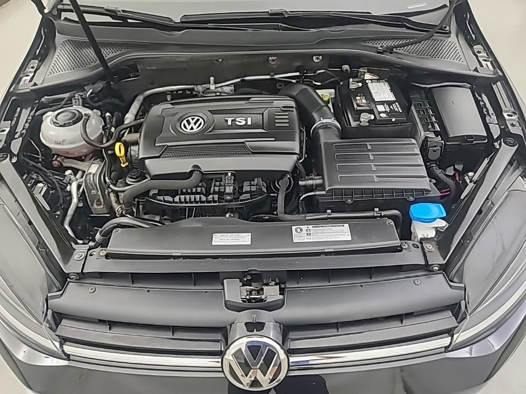 Used 2018 Volkswagen Golf SE FWD image 35
