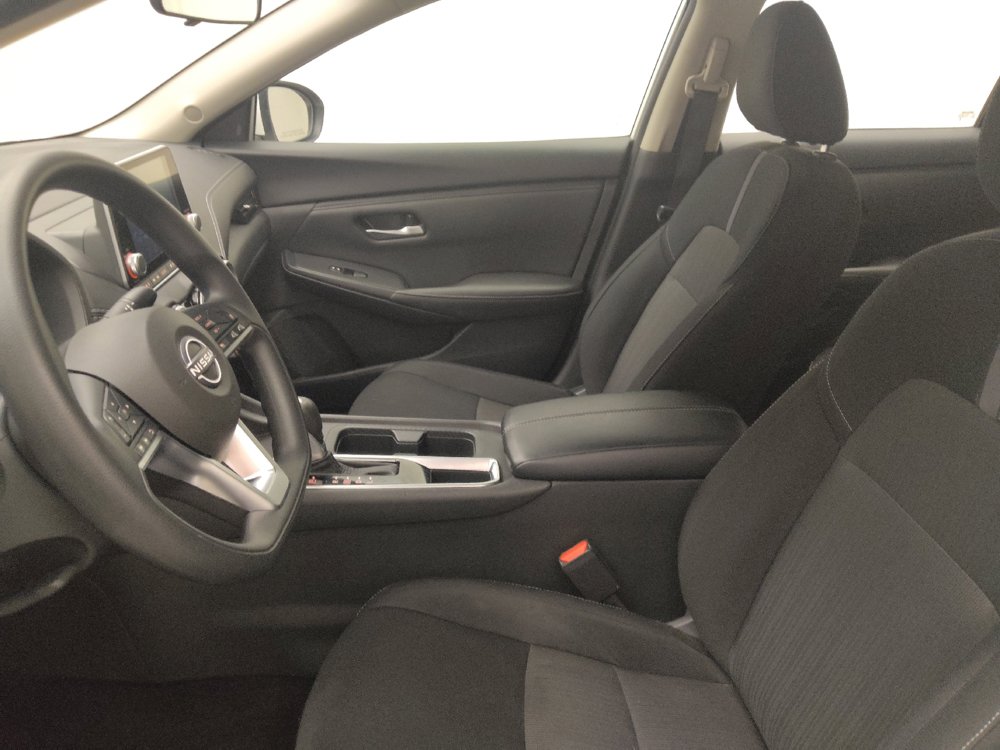 Used 2025 Nissan Sentra SV FWD image 17