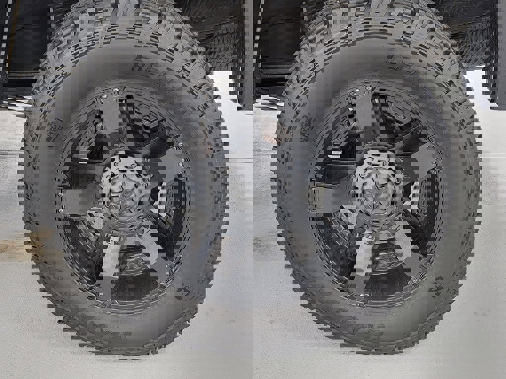 Used 2014 Ford F150 FX4 w/ Equipment Group 402A Luxury image 12