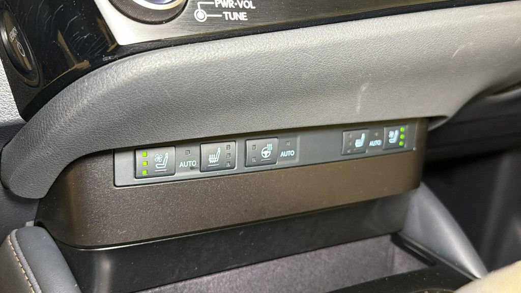 Certified 2025 Lexus ES 300h w/ Premium Package image 26