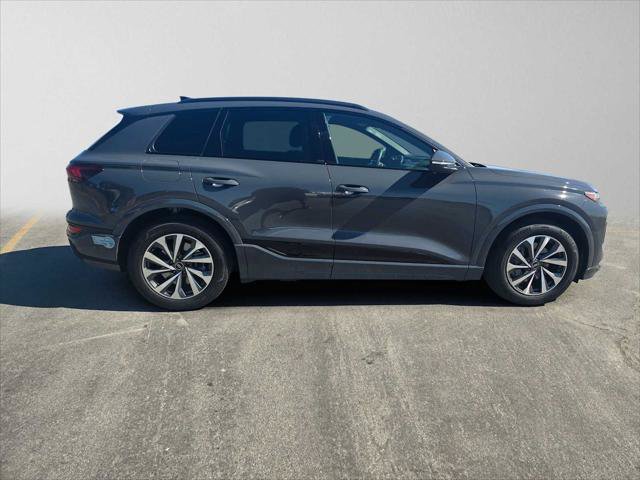 Used 2025 Audi Q6 e-tron Prestige AWD/4WD image 2