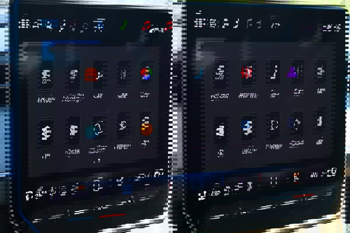 Used 2025 Volkswagen ID. Buzz Pro S image 56