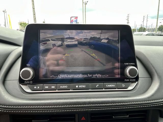 Used 2024 Nissan Rogue S FWD image 15