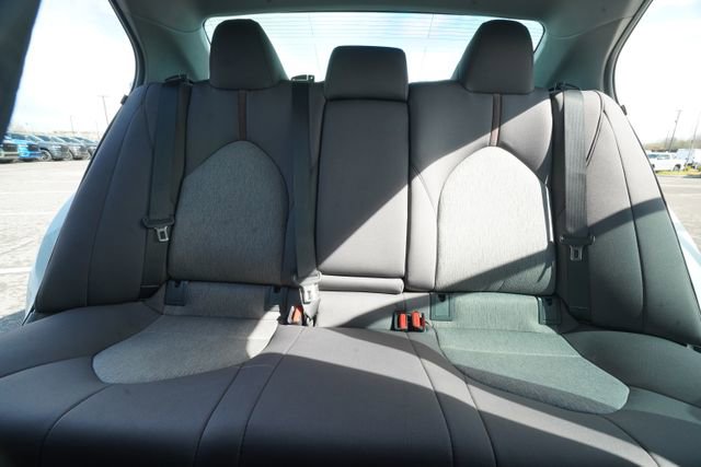 Used 2018 Toyota Camry LE image 32