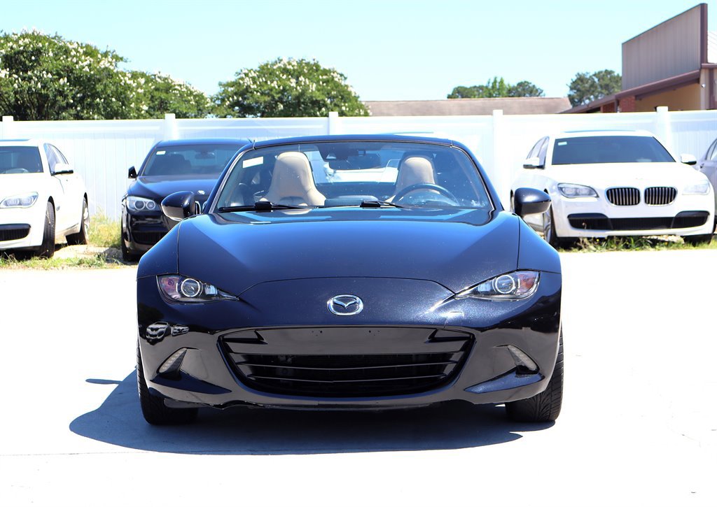 Used 2017 MAZDA MX-5 Miata RF Grand Touring RWD image 2