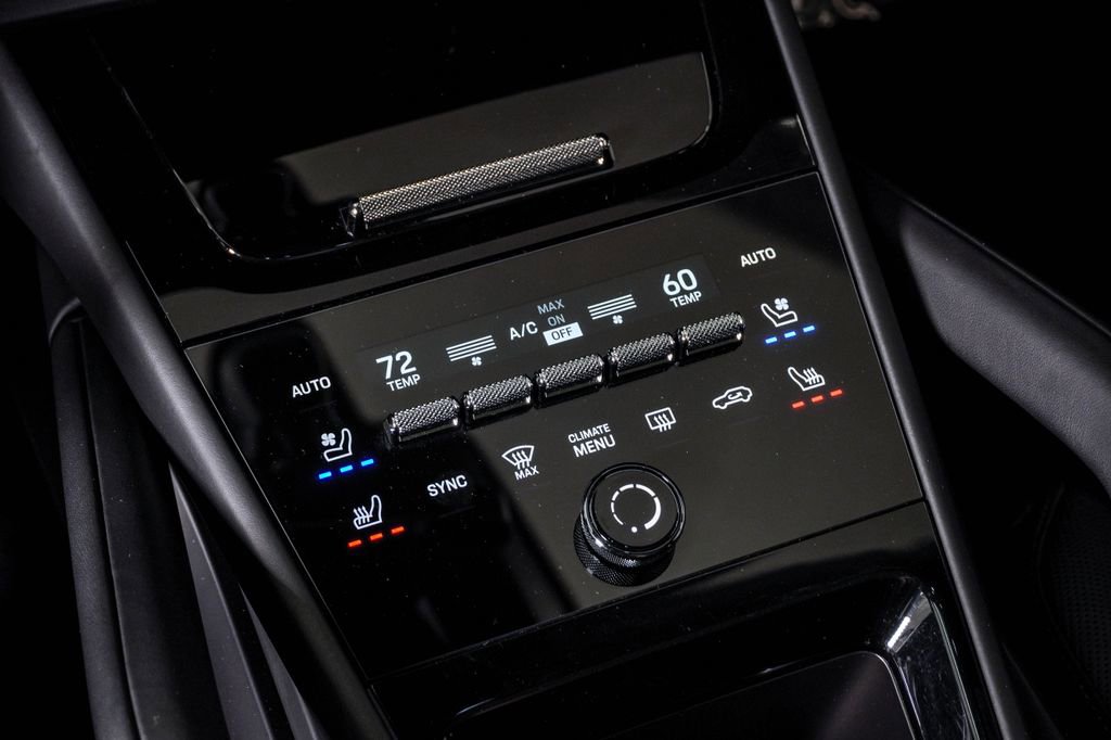 Certified 2025 Porsche Cayenne GTS AWD/4WD image 24