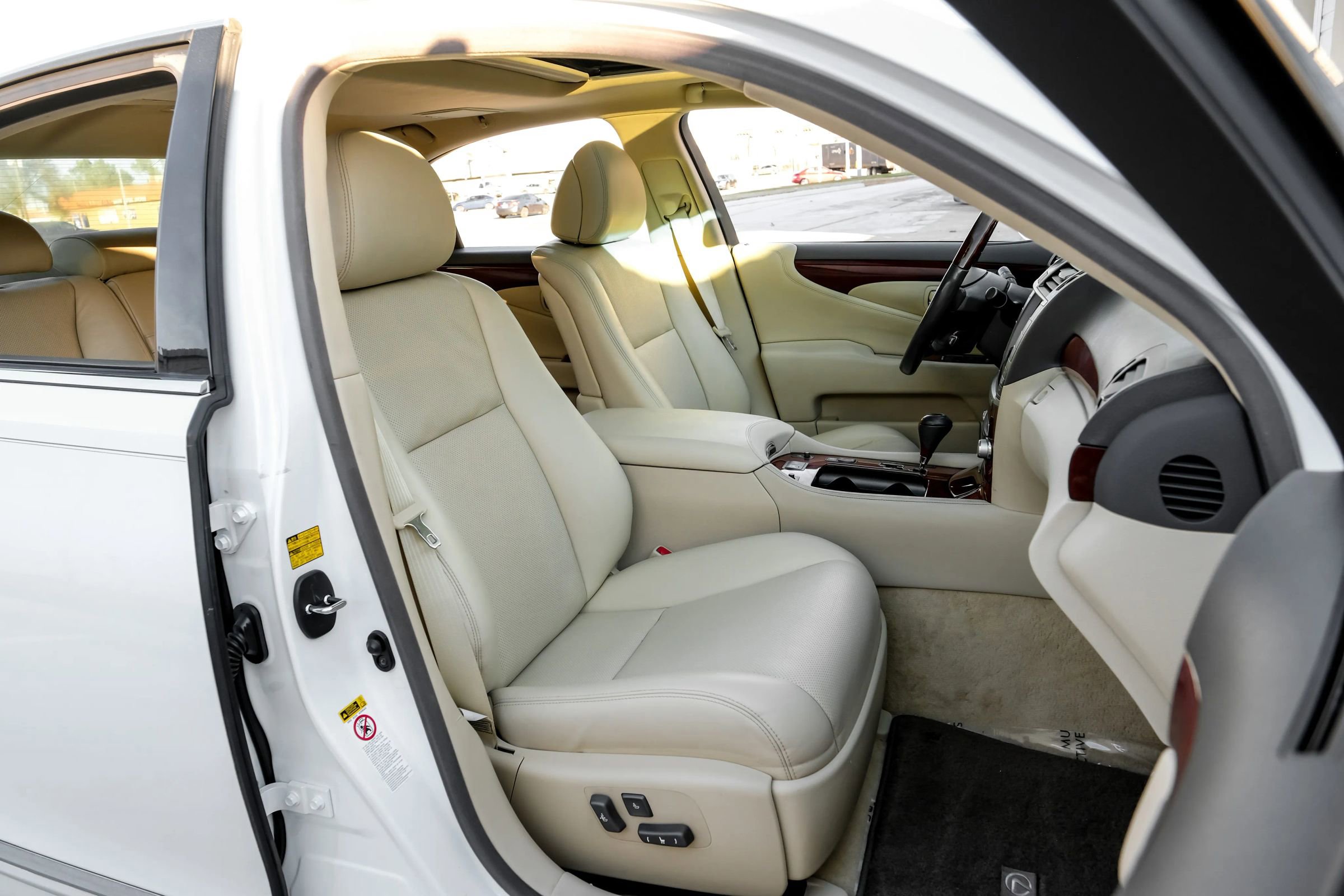 Used 2012 Lexus LS 460 image 34