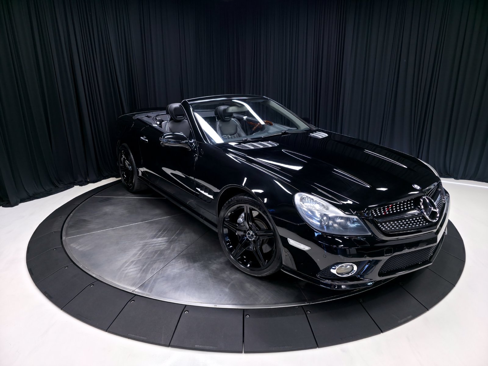 Used 2011 Mercedes-Benz SL 550 image 54